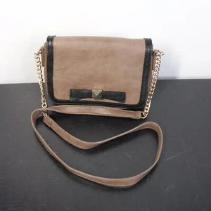 Borsa a tracolla Kelly & Katie marrone talpa piccola pelle look papillon - Foto 1 di 7