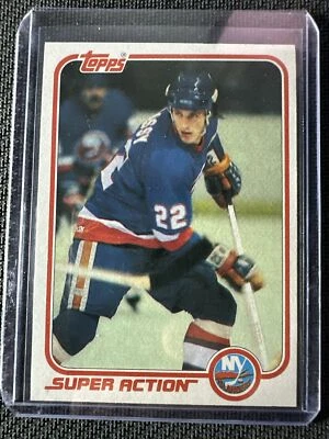 1981-82 Topps Hockey Mike Bossy New York Islanders Card #125 HOF  🏒 🥅 - Image 1 of 2
