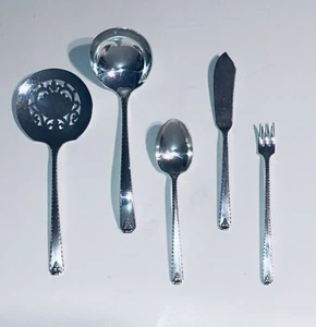 Oneida "bordeaux" 5-teiliges Set Servierteile + Prestige 4 * Vierfachteller - Bild 1 von 3