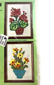 WonderArt Stitchery Floral Embroidery Kit Geraniums and Jonquils Vintage - Picture 1 of 6