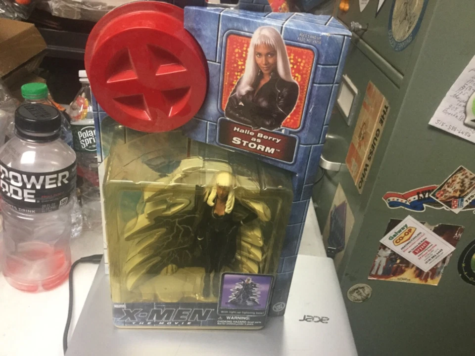 2000 Marvel X-men The Movie Patrick Stewart as Professor X Figure by Toy Biz