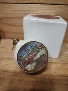 Duncan Keramik Weihnachtsschmuck Blockhaus im Wald - Bild 1 von 6