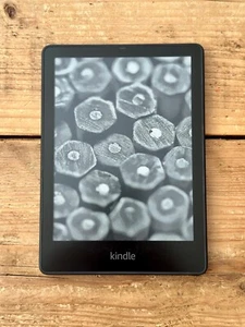 Amazon Kindle Paperwhite 11th Generation Signature Edition (2023) 32GB Black A2 - Picture 1 of 7