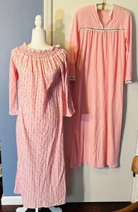 VTG Pink Floral Nylon Blend Nightgown Country Cottage Long S/M USA Made Set of 2 - Imagen 1 de 24