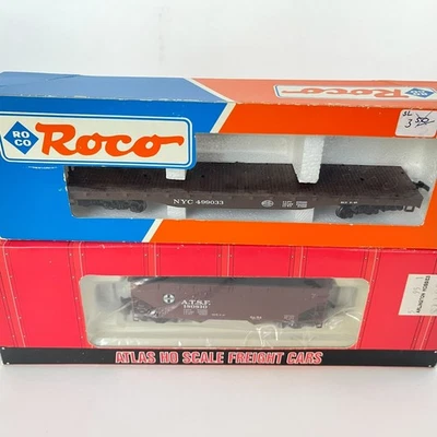 HO Lot of 2 RTR freight cars, Atlas ATSF Offset Side Hopper, Roco NYC Flat Bed - Image 1 of 4