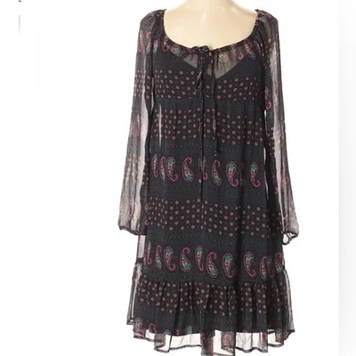 Vestido negro boho estampado paisley transparente superpuesto talla pequeña Foto 1 de 4