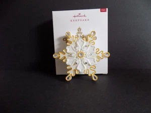 Hallmark Ornament 2018 - All I Want For Christmas Is You - Magic: Sound - Imagen 1 de 2