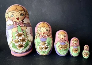 5er Set handbemalte russische Nestelpuppen rosa lila gold signiert * orig Etikett - Bild 1 von 7