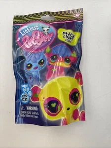Bolso ciego Littlest Pet Shop LPS Gen 7 luz negra para mascotas delfín SELLADO - Imagen 1 de 4