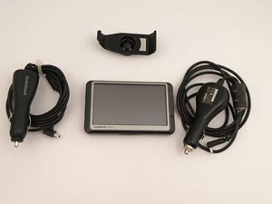 GARMIN nuvi 260W GPS Navigation Bundle w/ Vehicle Power Cables 010-00656-30 USED - Picture 1 of 23