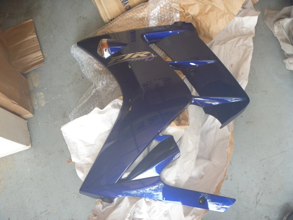 NUEVO OEM Yamaha FJR1300 LH capó delantero carenado y señal de giro 5VS-Y283J-40-P1 Foto 1 de 3