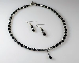 Juego de collares y pendientes palanca de cuentas negras en tono plateado de Bali - Imagen 1 de 9