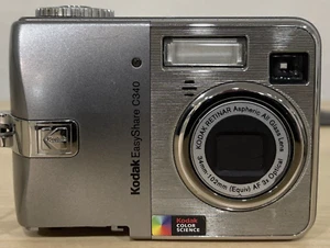 Kodak EasyShare C340 5,0 megapixel fotocamera digitale - FUNZIONA! PORTA BATTERIA MANCANTE - Foto 1 di 12