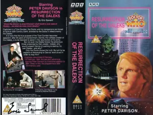 Doctor Who: Resurrection of the Daleks VHS Cover Signed by ERIC SAWARD - Imagen 1 de 1