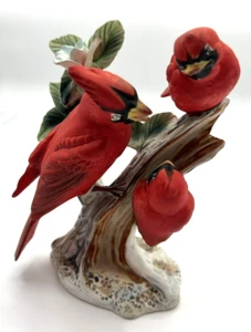 Vintage ENESCO Japan Three Cardinals Figurine on Tree Stump with White Flower 6" - Picture 1 of 10