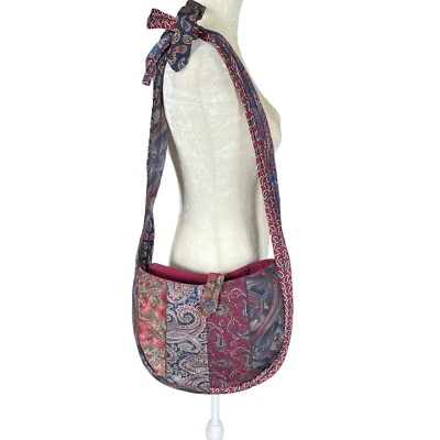 Nyxxie Mujer Hecho a Mano de Vintage Corbatas Borgoña y Azul Paisley Bolso de Hombro Foto 1 de 4