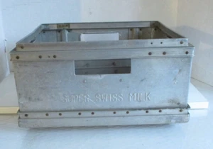 Vintage Hycrest Farm Aluminum milk crate carrier holds 20 half pint bottles - Picture 1 of 6