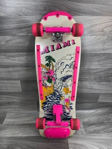 SKATEBOARD VINTAGE ANNI 80 MIAMI TOPI ROSA E BIANCO RARO - Foto 1 di 10