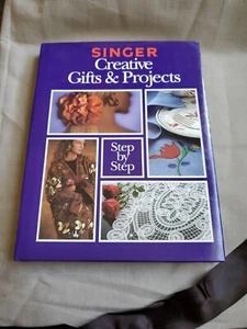 Creative Gifts & Projects Singer Reference Library Hardcover, Dust Jacket, 1993 - Foto 1 di 11