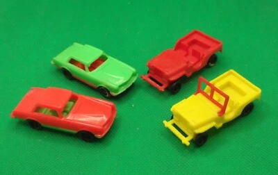 lotto  2 MERCEDES COUPE +2 JEEP  1:72  - plastica - tipo APS - plastic - Immagine 1 di 4