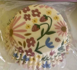 Spritz Baking Cups Cupcake Liners Flowers Wedding Shower 75 Count New - Picture 1 of 4