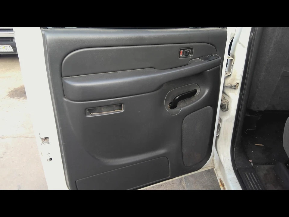 Used Rear Left Door Interior Trim Panel fits: 2006 Chevrolet Silverado 1500 pick Foto 1 de 4