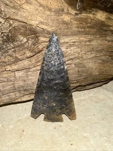 Modern Flint Knapped Arrowhead Bird Point 2 inches in length - Picture 1 of 2