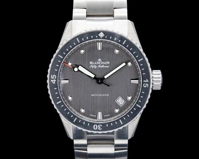 Blancpain 5000-1210-98S Fifty Fathoms Bathyscaphe esfera gris titanio 2024 Foto 1 de 4