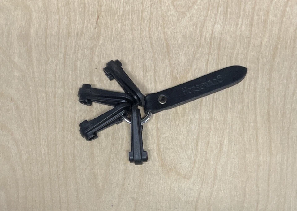 Rambo Micklem Clip de broca de repuesto Clips protectores de lengua - Juego de CUATRO con llavero Foto 1 de 2