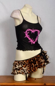 Chaleco Spanki Rosa Alambre de Púas Corazón Top Negro Malla Inventario Muerto K2K Emo Gótico XS - Imagen 1 de 4