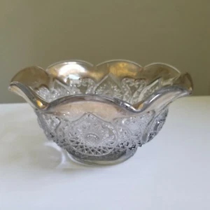 EAPG New Martinsville Glass Horseshoe Medallion Berry Nut Candy Bowl Gold Trim - Picture 1 of 4
