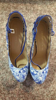 Charlotte Olympia - Estampado de carpa Koi azul charol Sabrina Foto 1 de 4