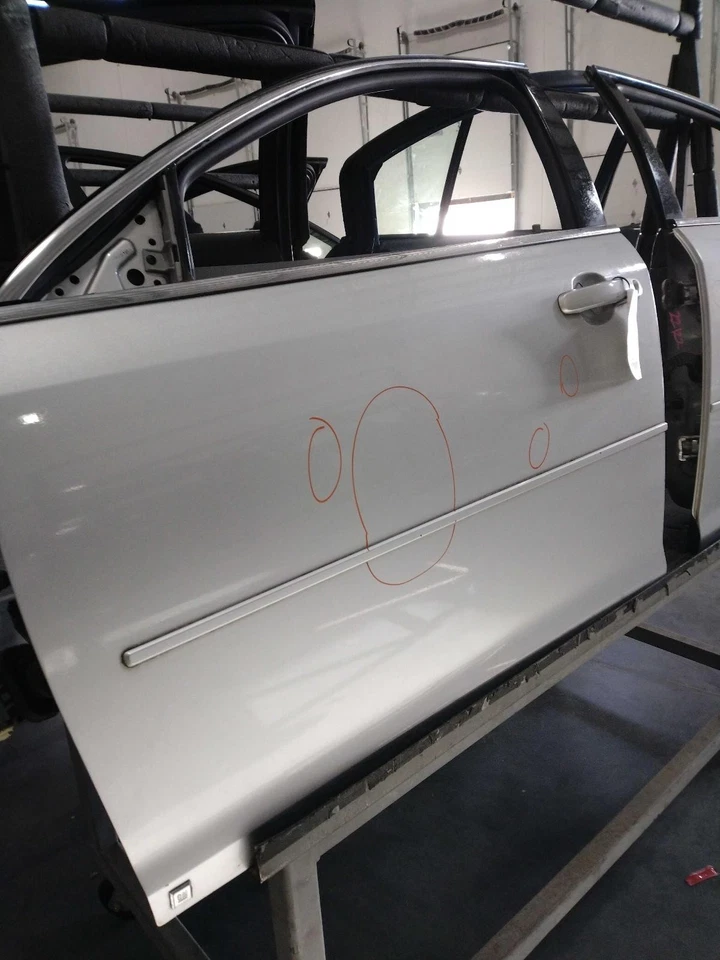 2010 Chevrolet Malibu Left Front Door Silver Light Scratch 84K Miles - Изображение 1 из 4