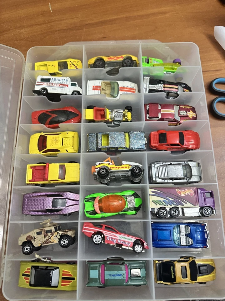 Colección Hot Wheels de colección en estuche Kenny Cheese Ambulancia etc. Foto 1 de 4