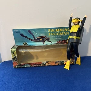 Playart Toys Swimming Frogman modello a batteria # 3267 Scuba Steve FUNZIONANTE - Foto 1 di 24
