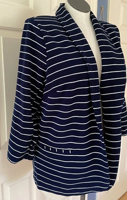 Chaqueta Blazer CJ Banks Talla 1X Abierta Azul Marino Blanco Rayas Bolsillos Elásticos NUEVA-$60 Foto 1 de 4