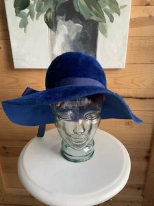 Vintage Patrice Duchess Reg’d Made In Italy Broad Rim Blue Faux Fur Hat Medium - Bild 1 von 8