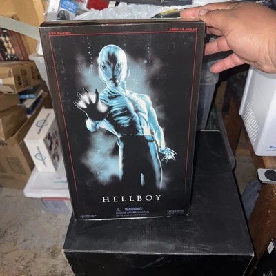 "Figura de acción Hellboy Abe Spapien 12"" nueva sellada Sideshow Collectibles" Foto 1 de 4