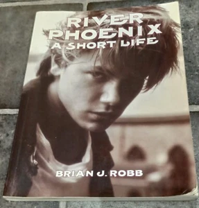 River Phoenix: Ein kurzes Leben - Brian J. Robb - 1995 Plexus - Taschenbuch - Bild 1 von 1