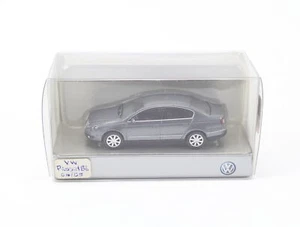 Wiking H0 Modellauto PKW VW Passat Limousine dunkelgrau 1:87 - Bild 1 von 2