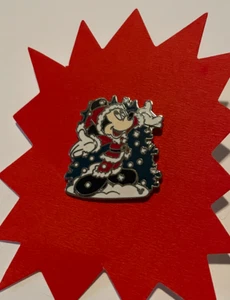 Disney Pin. Mickey as Santa. Christmas. Cast Lanyard Collection. Hidden Mickey. - Picture 1 of 2