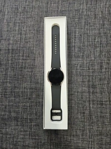 Samsung Galaxy Watch4 40mm R860 GPS - Good - Zdjęcie 1 z 5