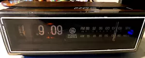 Vintage 1980s General Electric Flip Clock Radio Alarm Clock 7-4305F WORKING - Picture 1 of 9