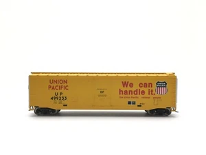 WALTHERS 931-1672 H0 Carro chiuso da 50 piedi con porta centrale della UP - Imagen 1 de 6