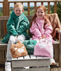 Personalisierte Kapuzendecke/Kissen mit Kinderfigur - kostenlose Lieferung innerhalb Großbritanniens - Bild 1 von 10