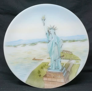 Fenton Kunstglas handbemalt Teller Freiheitsstatue 8" signiert und nummeriert - Bild 1 von 5