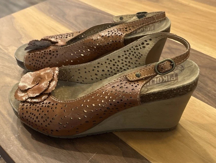 Sandalias de cuña Pikolinos Benissa talla 40b con tachuelas punta abierta de cuero Foto 1 de 4