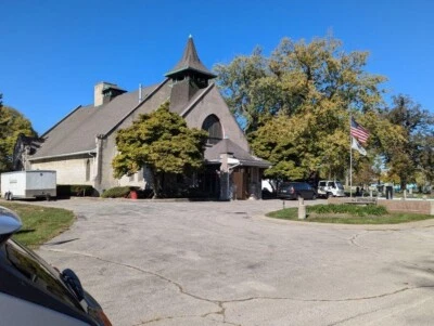 2 Burial Plots: Oak Woods Cemetery; Chicago, IL; Sec.T; Lot 430N6; Plots 3 and 4 - Image 1 of 4