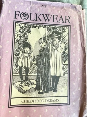 Vestido infantil folclórico padrão costura 'Childhood Dreams' - Imagem 1 de 4