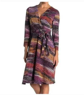 Vestido midi LONDON TIMES multicolor a rayas tejido brillante envolvente sintético lazo cintura 12 Foto 1 de 4